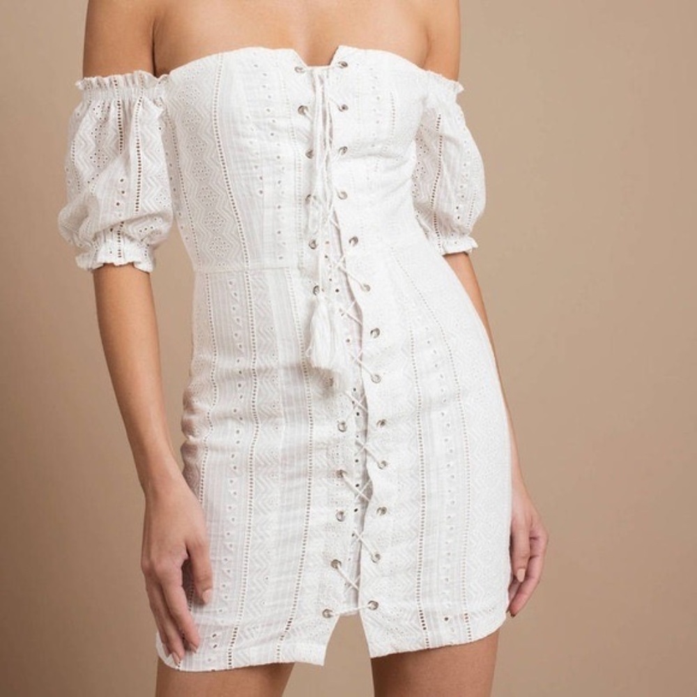 NWT Tobi Bodycon off-shoulder white mini dress